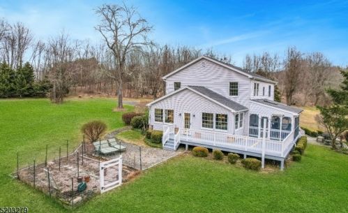 18 Dennis Rd, Lafayette NJ  07848-3153 exterior