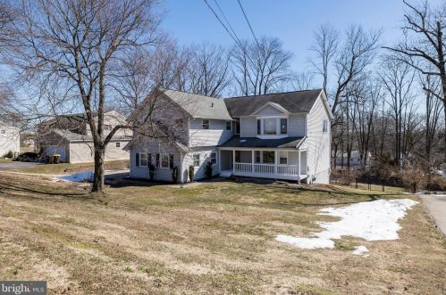 3014 Potshop Rd, Norristown, PA 19403-3819