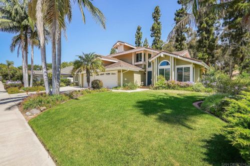 1122 Countrywood Ln, Vista, CA 92081-5333