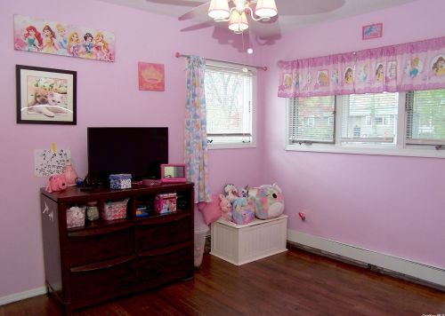 12 Lehman Ave, South Setauket NY  11720-1912 exterior