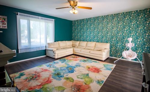 62 White Dogwood Dr, Etters PA  17319-9569 exterior