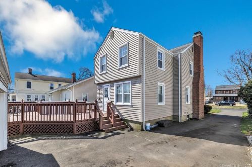 186 Margherita Lawn, Stratford CT  06615-7546 exterior