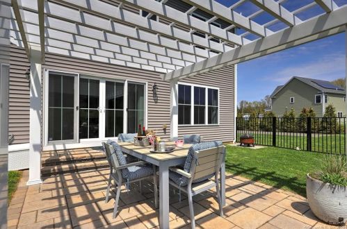 37 Mill Rd, North Branford CT  06471-1019 exterior