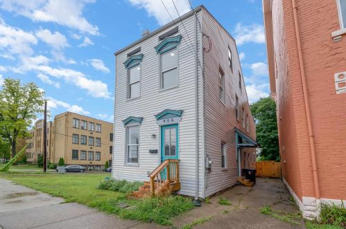 906 Greenup St, Covington KY  41011-3212 exterior