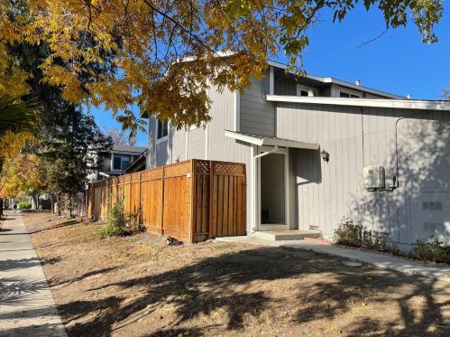 197 Moore Dr, San Jose, CA 95116-2567