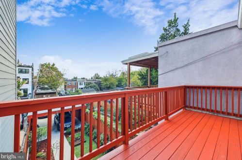 712 Kenyon St, Washington DC  20010-1522 exterior