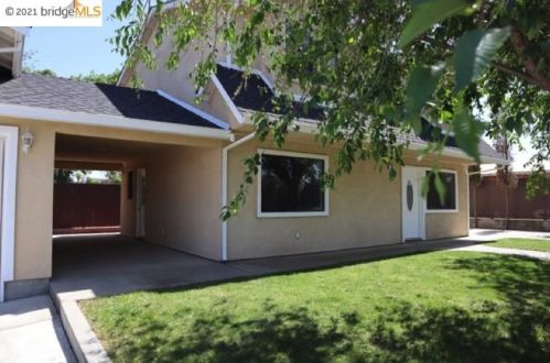 2940 Pine Cone Ln, Oakley, CA 94561-3852