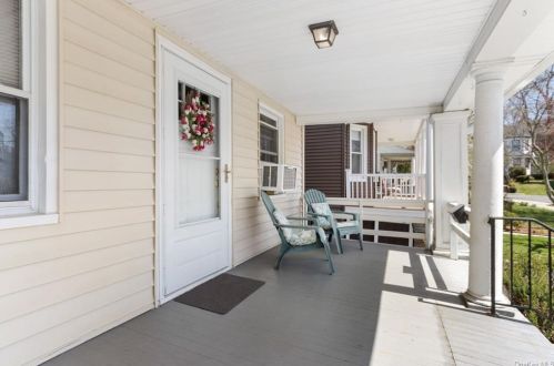 104 Brookside Pl, New Rochelle, NY 10801-1806