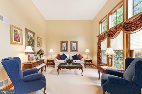 306 Deer Path Dr, Red Lion PA  17356-7800 exterior