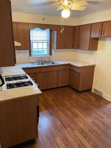 320 Twin Bridges Rd, North Charleroi, PA 15022-3027