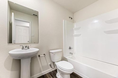 2208 Sayle St, Greenville TX  75401-3138 exterior