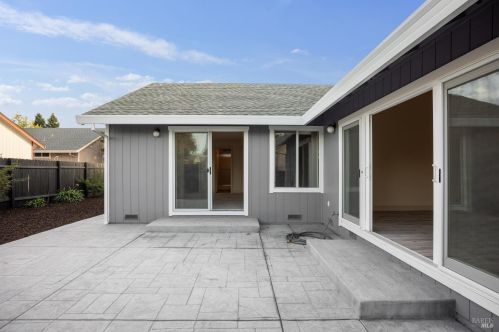 1104 Pippin Cir, Santa Rosa CA  95407-6772 exterior