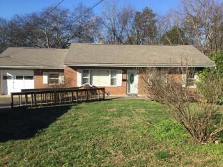 1105 Sanders Rd, Knoxville, TN 37923-2036