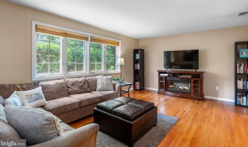 3206 Nottingham Rd, Norristown, PA 19403-4181