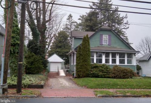 147 Mercer St, Trenton, NJ 08611-1740