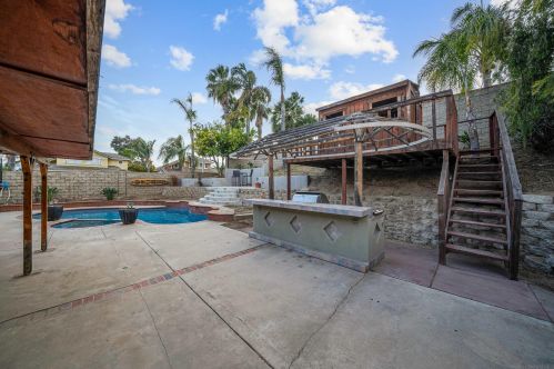 29083 Palm View St, Lake Elsinore CA  92530-7210 exterior