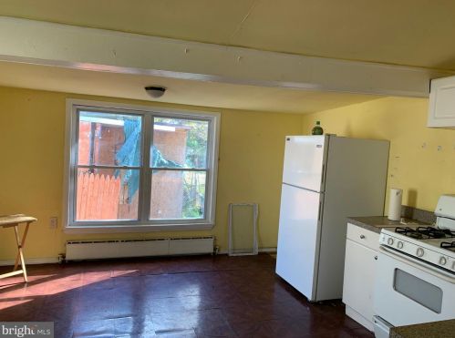 6629 Ditman St, Philadelphia, PA 19135-2714
