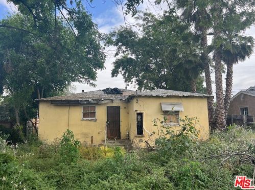 14822 Saticoy St, Van Nuys CA 91406-2436 exterior