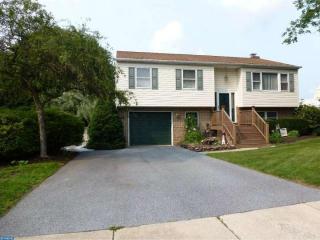 127 Charles St, Wernersville, PA 19565-1322