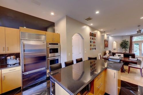 1 Morning Star Ct, Lincoln RI  02865-4586 exterior