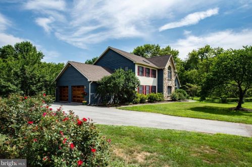 315 Lyndon Dr, Downingtown, PA 19335-4421