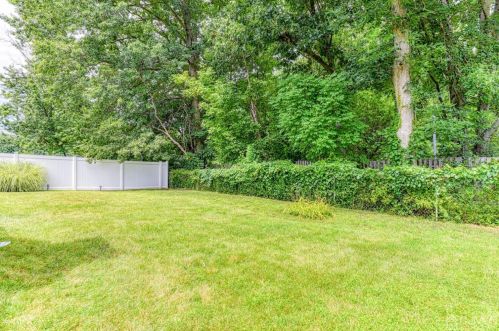 29 Stratford Rd, East Brunswick NJ  08816-2019 exterior