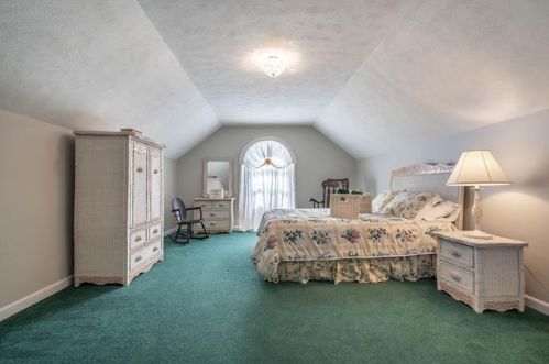 7097 Clubview Dr, Bridgeville PA 15017-3617 exterior