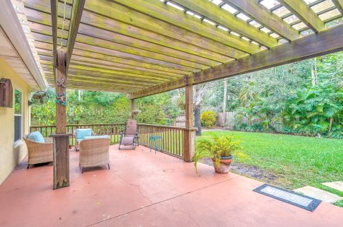 2666 10th Ave, Vero Beach FL  32960-5052 exterior