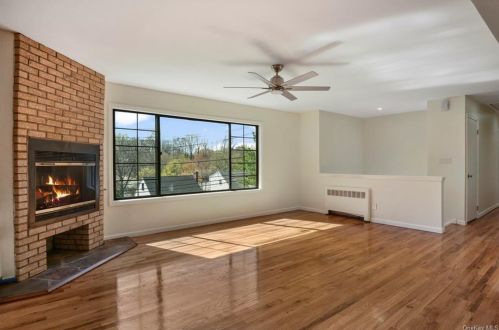 43 Weaver St, Scarsdale, NY 10583-7037