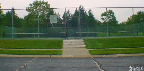 75 Whitehead Ln, East Brunswick NJ  08816-5633 exterior