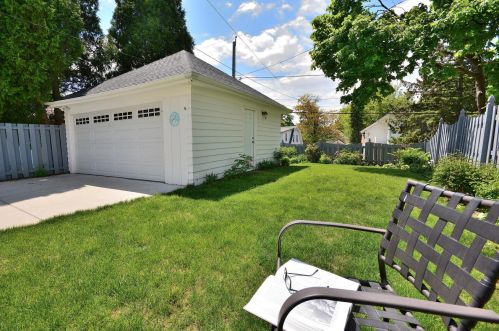 1517 52, Milwaukee WI 53214-5322 exterior