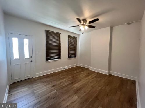 21 Sussex St, Gloucester NJ  08030-1725 exterior