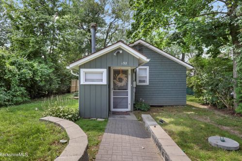 192 Willow Cove Rd, Cheshire, MA 01225-9582