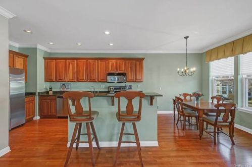 40 Briarbrook Dr, Briarcliff NY  10510-2075 exterior