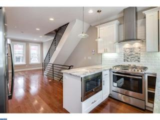 2619 Martha St, Philadelphia, PA 19125-1435