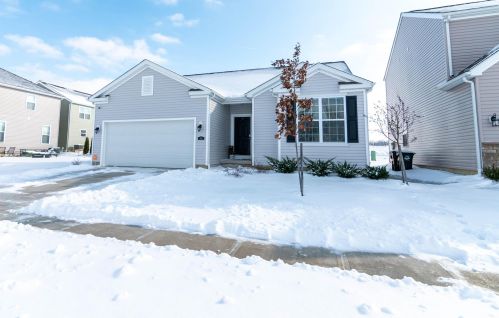 260 Salinger Dr, Lithopolis, OH 43136