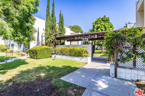 11813 Runnymede St, North Hollywood CA  91605-3218 exterior