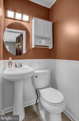 458 Highland St, Harrisburg PA 17113-1536 exterior