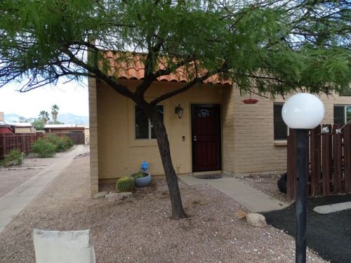 922 Pantano Rd, Tucson, AZ 85710-5857