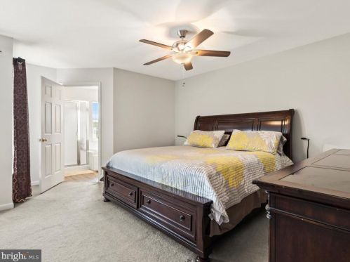 11740 Batley Pl, Woodbridge VA  22192-8403 exterior
