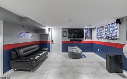 124 Dodd St, East Orange NJ  07017-3213 exterior