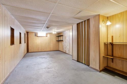 4 Fairway Ln, Norwich CT  06360-7006 exterior