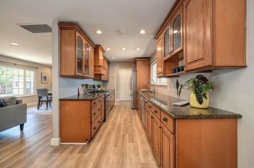 855 B St, Liberty Farms CA  95620-3311 exterior