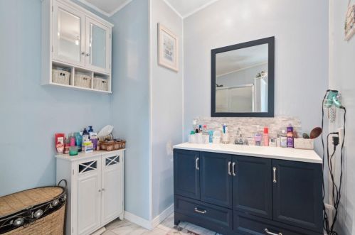 24 Bennett Way, Newmarket NH 03857-2341 exterior