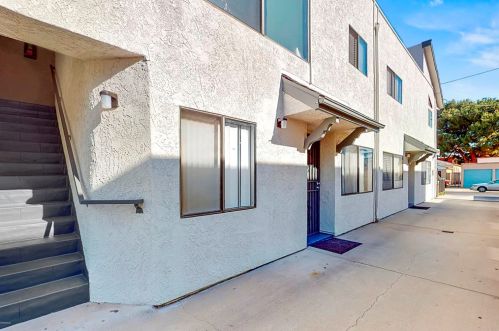 5743 Klump Ave, North Hollywood CA  91606-3619 exterior