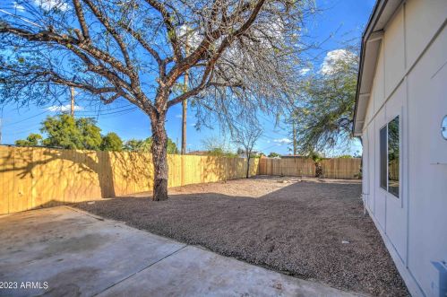 5813 37 Ave, Phoenix AZ 85053-4620 exterior