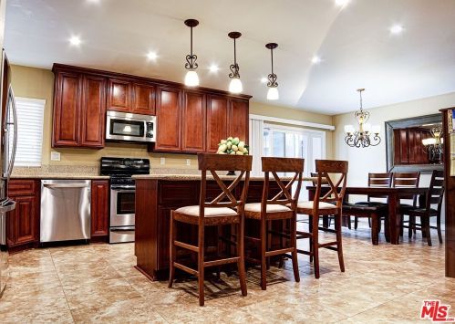 1254 Carmel Dr, Simi Valley, CA 93065-4118