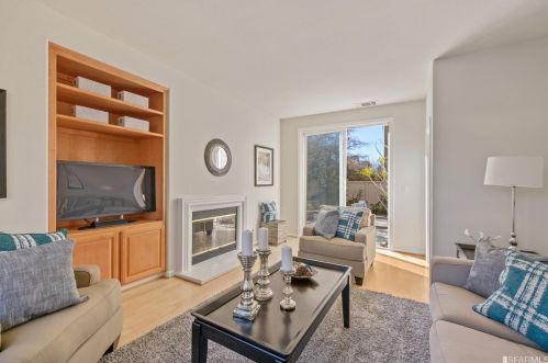 600 Landmark Ln, Redwood City CA  94065-2888 exterior