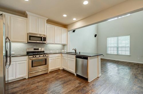 644 Greenville Ave, Richardson TX  75081-4111 exterior