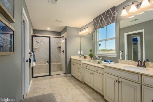 48 Winifred Dr, Hanover PA  17331-9714 exterior